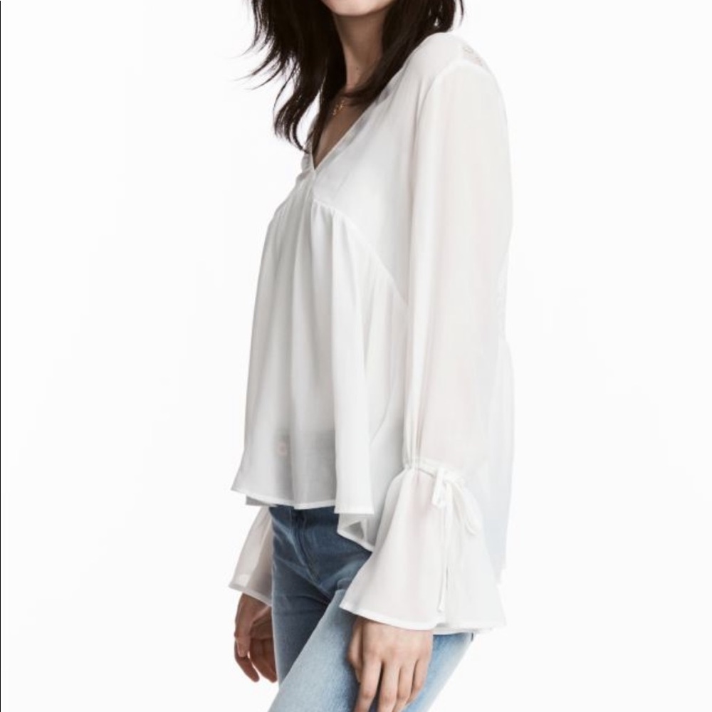 H&M WHITE LONG SLEEVE TOP SHIRT LACE V NECK